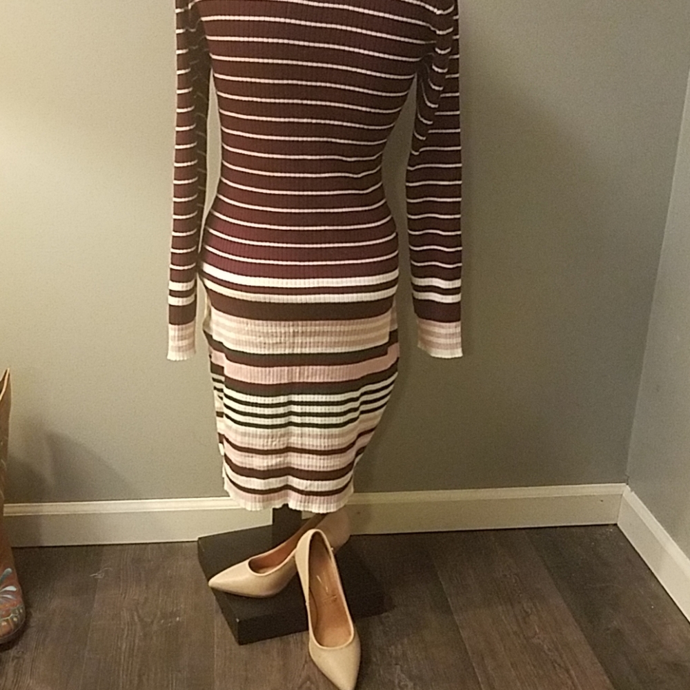 Dress - Picture 5 of 5